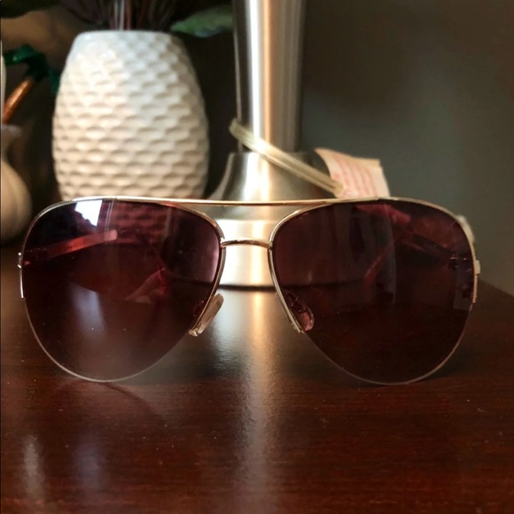 Sunglasses MORE ADDED TO THE LOT✨✨✨✨ - Picture 4 of 6